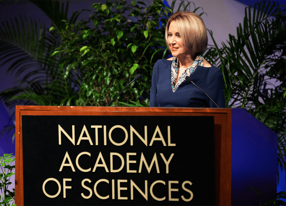 Marcia-McNutt-Podium